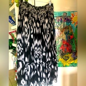 White House Black Market Flowy Skirt